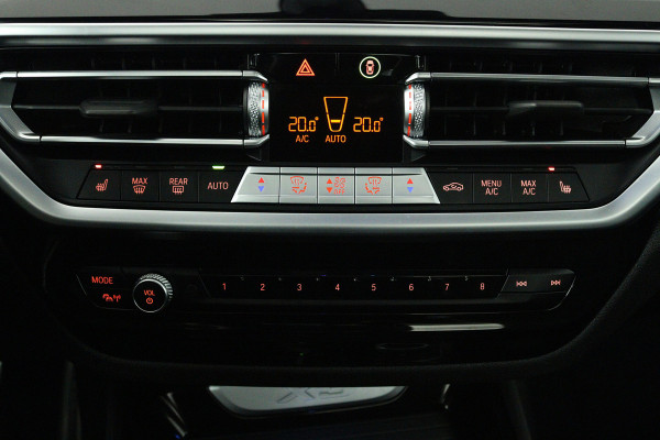 BMW X3 XDrive30e Business Edition Plus M-Sport ( SOH 92%, PANORAMADAK, TREKHAAK, SFEERVERLICHTING, DEALER ONDERHOUDEN)