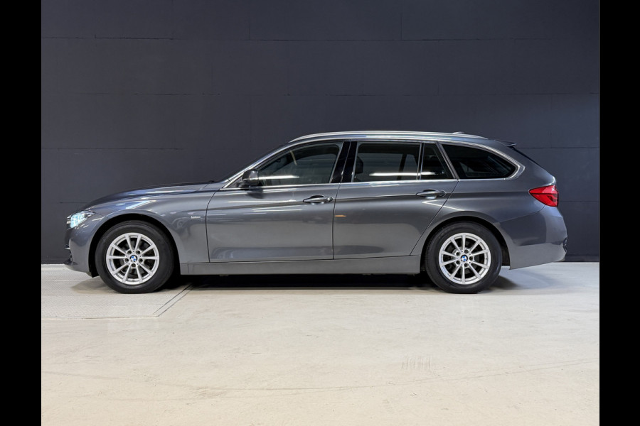 BMW 3 Serie Touring 318i High Executive Automaat | Leder | Stoelverwarming | Full LED | Navi | PDC V+A
