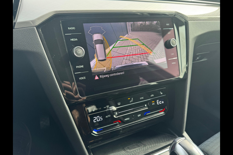 Volkswagen Passat Variant 1.4 TSI PHEV * Camera * Stoelverwarming * Lane-assistent *