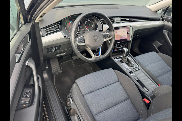 Volkswagen Passat Variant 1.4 TSI PHEV * Camera * Stoelverwarming * Lane-assistent *