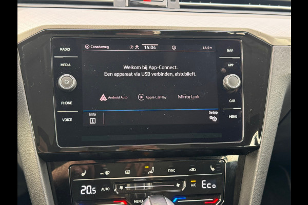 Volkswagen Passat Variant 1.4 TSI PHEV * Camera * Stoelverwarming * Lane-assistent *