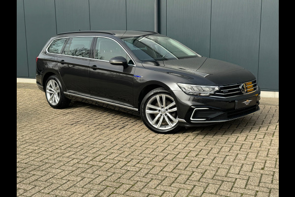 Volkswagen Passat Variant 1.4 TSI PHEV * Camera * Stoelverwarming * Lane-assistent *