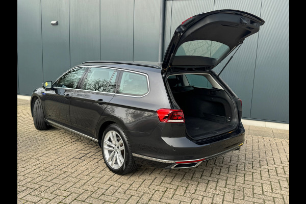 Volkswagen Passat Variant 1.4 TSI PHEV * Camera * Stoelverwarming * Lane-assistent *