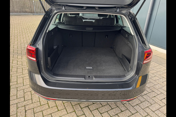 Volkswagen Passat Variant 1.4 TSI PHEV * Camera * Stoelverwarming * Lane-assistent *