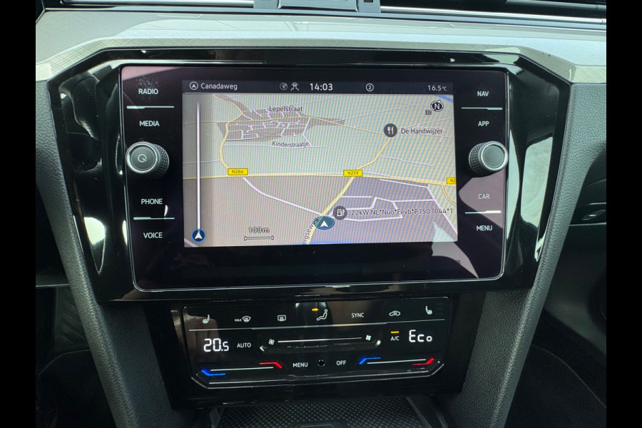 Volkswagen Passat Variant 1.4 TSI PHEV * Camera * Stoelverwarming * Lane-assistent *