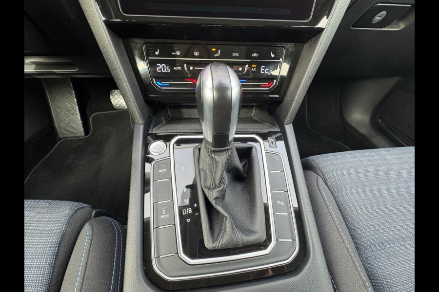 Volkswagen Passat Variant 1.4 TSI PHEV * Camera * Stoelverwarming * Lane-assistent *