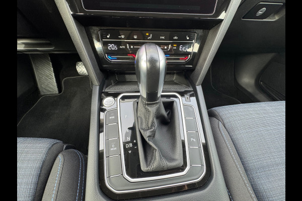 Volkswagen Passat Variant 1.4 TSI PHEV * Camera * Stoelverwarming * Lane-assistent *