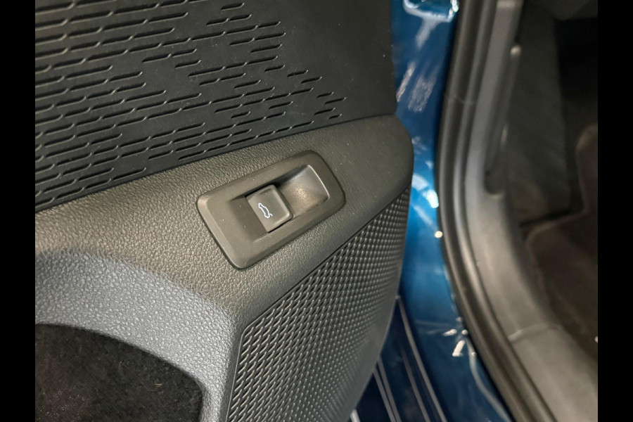 Škoda Octavia Combi 1.0 e-TSI Business Edition Navigatie Apple Carplay/Android Auto Parkeersensoren Adaptive Cruise Control Virtual Cockpit Full Led Climate Control Lichtmetalen velgen