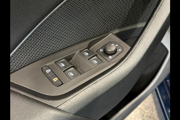 Škoda Octavia Combi 1.0 e-TSI Business Edition Navigatie Apple Carplay/Android Auto Parkeersensoren Adaptive Cruise Control Virtual Cockpit Full Led Climate Control Lichtmetalen velgen