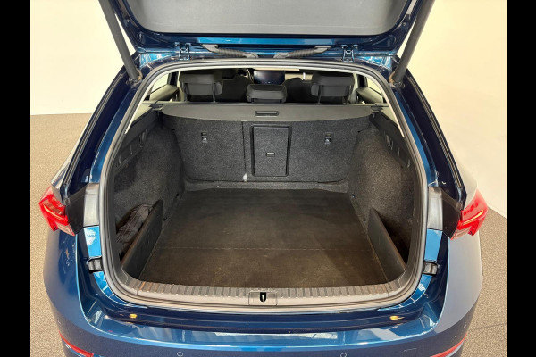 Škoda Octavia Combi 1.0 e-TSI Business Edition Navigatie Apple Carplay/Android Auto Parkeersensoren Adaptive Cruise Control Virtual Cockpit Full Led Climate Control Lichtmetalen velgen