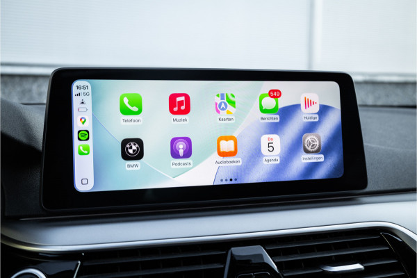 BMW 5 Serie Touring 530e Panoram / Camera / Leder / Elec stoelen /