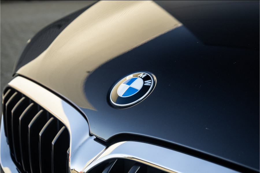 BMW 5 Serie Touring 530e Panoram / Camera / Leder / Elec stoelen /