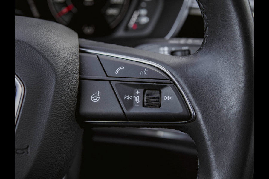 Audi Q3 Sportback 35 TFSI S Edition Panoramdak|Trekhaak|Leder|Stoelverwarming|Camera