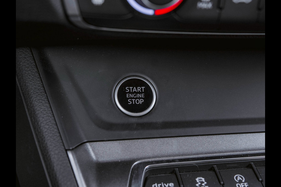 Audi Q3 Sportback 35 TFSI S Edition Panoramdak|Trekhaak|Leder|Stoelverwarming|Camera