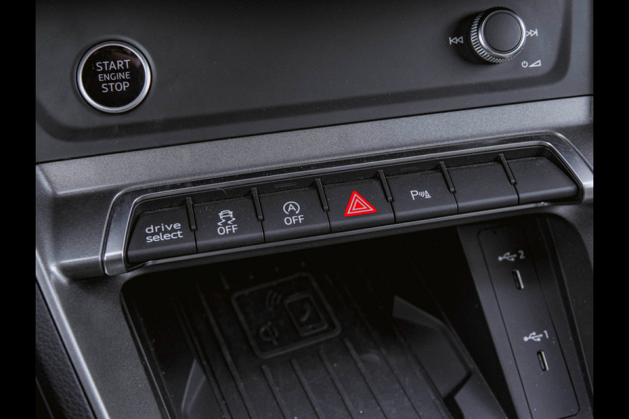 Audi Q3 Sportback 35 TFSI S Edition Panoramdak|Trekhaak|Leder|Stoelverwarming|Camera