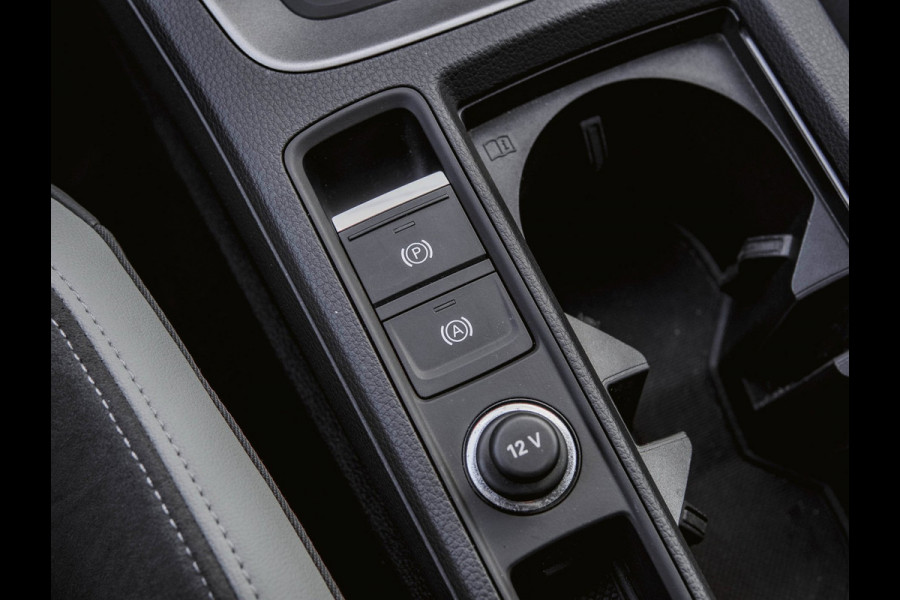 Audi Q3 Sportback 35 TFSI S Edition Panoramdak|Trekhaak|Leder|Stoelverwarming|Camera