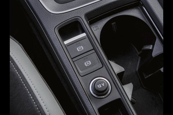 Audi Q3 Sportback 35 TFSI S Edition Panoramdak|Trekhaak|Leder|Stoelverwarming|Camera