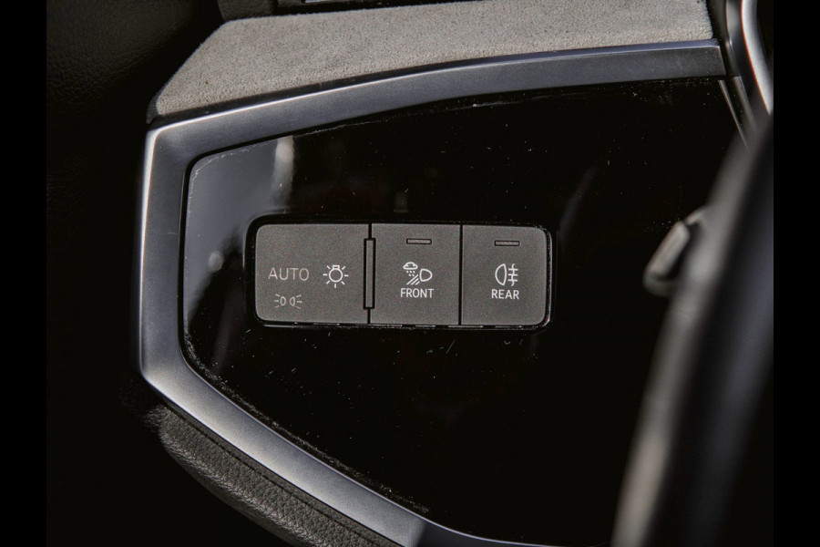 Audi Q3 Sportback 35 TFSI S Edition Panoramdak|Trekhaak|Leder|Stoelverwarming|Camera