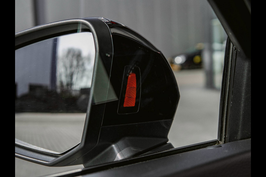 Audi Q3 Sportback 35 TFSI S Edition Panoramdak|Trekhaak|Leder|Stoelverwarming|Camera