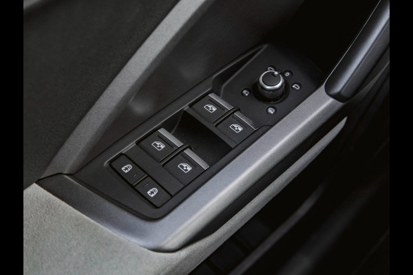 Audi Q3 Sportback 35 TFSI S Edition Panoramdak|Trekhaak|Leder|Stoelverwarming|Camera