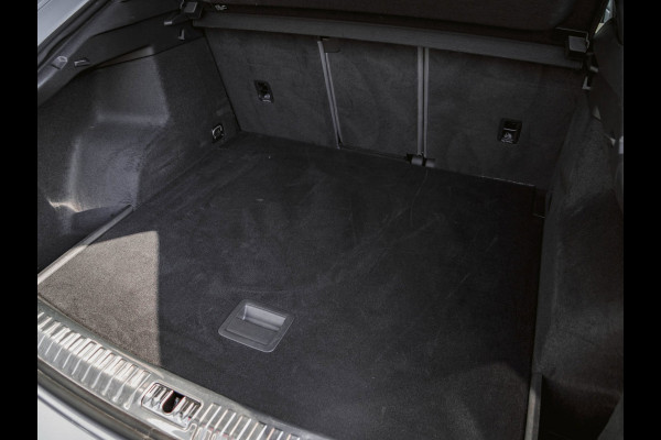 Audi Q3 Sportback 35 TFSI S Edition Panoramdak|Trekhaak|Leder|Stoelverwarming|Camera