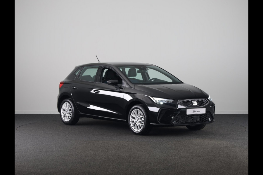 Seat Ibiza Style Plus 1.0 EcoTSI 95 PK | Midnight Black Metallic | Apple Carplay | Park Assist | Cruise Control