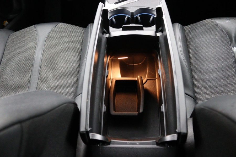 Peugeot 5008 1.2*130PK*ECC*CRUISE*NAVI*HAAK*CAM*7PERS.*