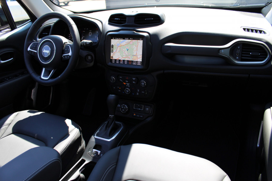 Jeep Renegade 4xe 190 Plug-in Hybrid S | Panoramadak | Leder | Led | Camera | Parkeer assistent