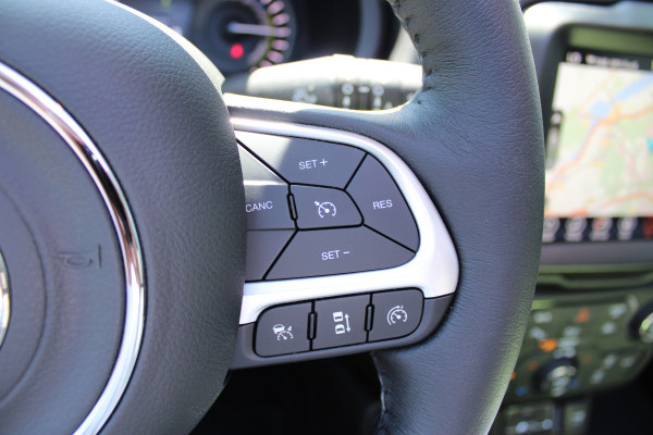 Jeep Renegade 4xe 190 Plug-in Hybrid S | Panoramadak | Leder | Led | Camera | Parkeer assistent