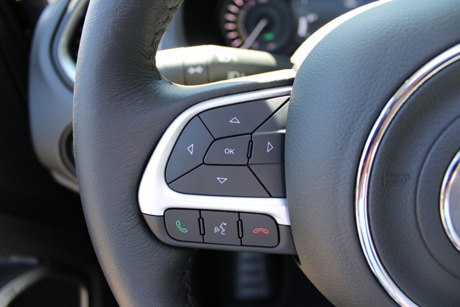 Jeep Renegade 4xe 190 Plug-in Hybrid S | Panoramadak | Leder | Led | Camera | Parkeer assistent