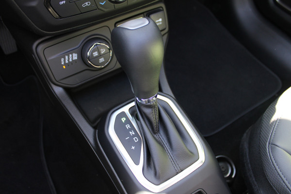 Jeep Renegade 4xe 190 Plug-in Hybrid S | Panoramadak | Leder | Led | Camera | Parkeer assistent