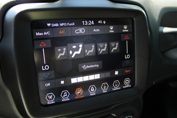 Jeep Renegade 4xe 190 Plug-in Hybrid S | Panoramadak | Leder | Led | Camera | Parkeer assistent