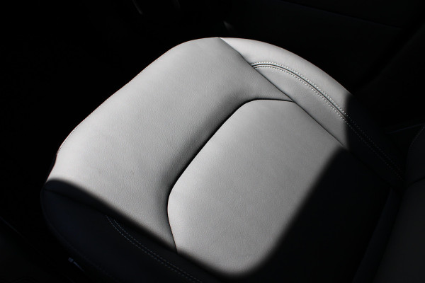 Jeep Renegade 4xe 190 Plug-in Hybrid S | Panoramadak | Leder | Led | Camera | Parkeer assistent