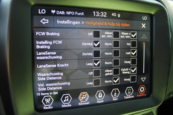 Jeep Renegade 4xe 190 Plug-in Hybrid S | Panoramadak | Leder | Led | Camera | Parkeer assistent