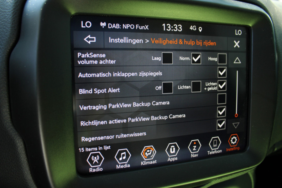 Jeep Renegade 4xe 190 Plug-in Hybrid S | Panoramadak | Leder | Led | Camera | Parkeer assistent