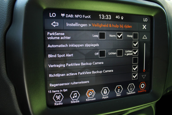 Jeep Renegade 4xe 190 Plug-in Hybrid S | Panoramadak | Leder | Led | Camera | Parkeer assistent