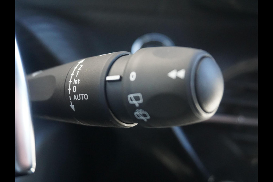 Peugeot 208 1.2 Hybrid 110 e-DCS6 GT Vision Pack