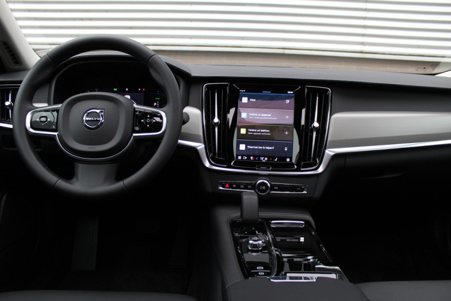 Volvo S90 2.0 T8 AWD Ultimate Dark | Panoramadak | H&K | Head-up | Leder | Pilot Assist | BLIS