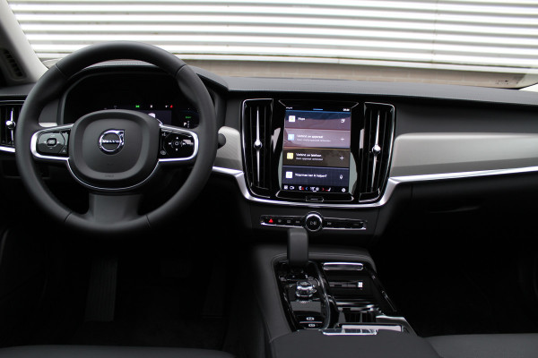 Volvo S90 2.0 T8 AWD Ultimate Dark | Panoramadak | H&K | Head-up | Leder | Pilot Assist | BLIS