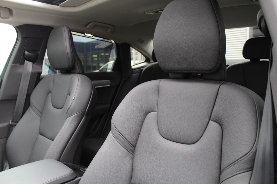 Volvo S90 2.0 T8 AWD Ultimate Dark | Panoramadak | H&K | Head-up | Leder | Pilot Assist | BLIS