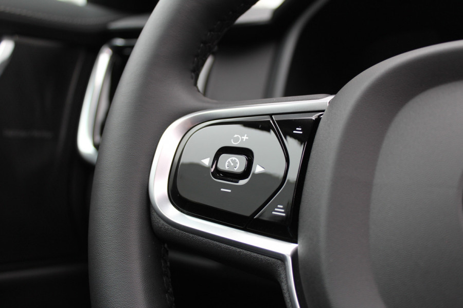 Volvo S90 2.0 T8 AWD Ultimate Dark | Panoramadak | H&K | Head-up | Leder | Pilot Assist | BLIS