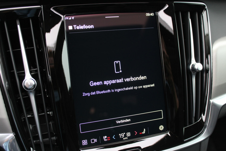 Volvo S90 2.0 T8 AWD Ultimate Dark | Panoramadak | H&K | Head-up | Leder | Pilot Assist | BLIS