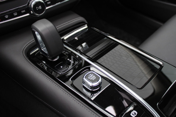 Volvo S90 2.0 T8 AWD Ultimate Dark | Panoramadak | H&K | Head-up | Leder | Pilot Assist | BLIS