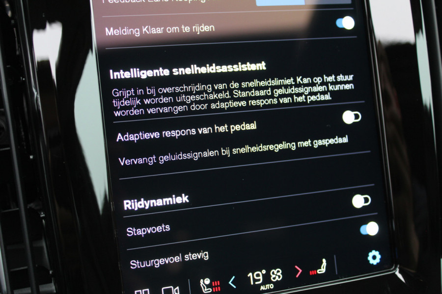 Volvo S90 2.0 T8 AWD Ultimate Dark | Panoramadak | H&K | Head-up | Leder | Pilot Assist | BLIS