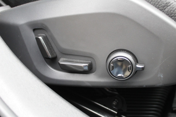 Volvo S90 2.0 T8 AWD Ultimate Dark | Panoramadak | H&K | Head-up | Leder | Pilot Assist | BLIS