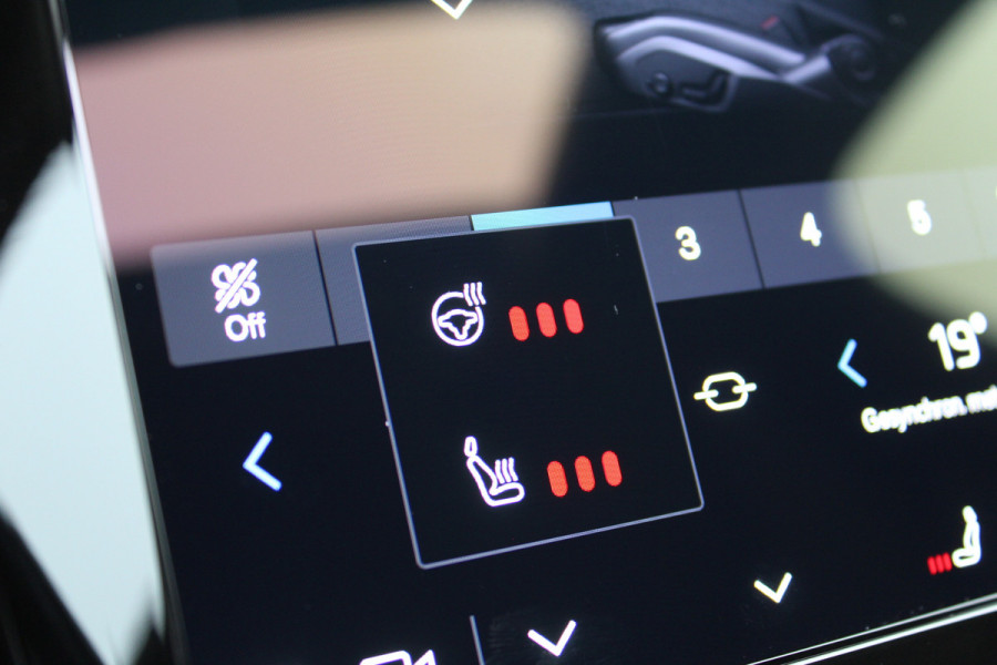 Volvo S90 2.0 T8 AWD Ultimate Dark | Panoramadak | H&K | Head-up | Leder | Pilot Assist | BLIS