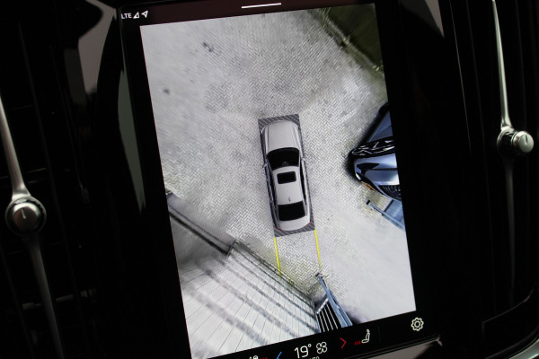 Volvo S90 2.0 T8 AWD Ultimate Dark | Panoramadak | H&K | Head-up | Leder | Pilot Assist | BLIS