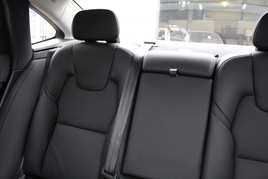 Volvo S90 2.0 T8 AWD Ultimate Dark | Panoramadak | H&K | Head-up | Leder | Pilot Assist | BLIS