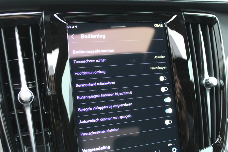 Volvo S90 2.0 T8 AWD Ultimate Dark | Panoramadak | H&K | Head-up | Leder | Pilot Assist | BLIS