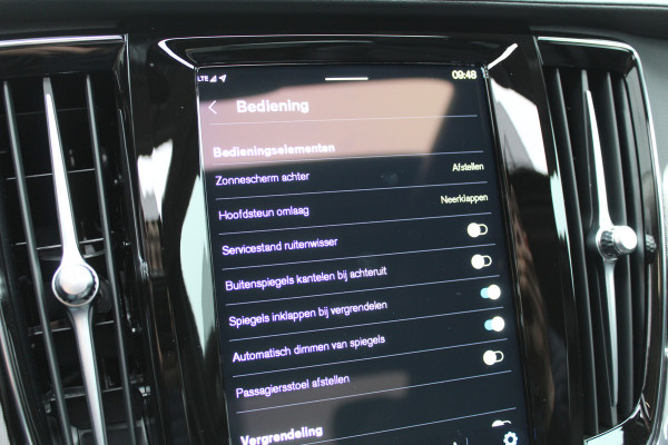 Volvo S90 2.0 T8 AWD Ultimate Dark | Panoramadak | H&K | Head-up | Leder | Pilot Assist | BLIS